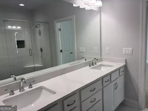 Bath - 1221 Bartlett Trce, Suwanee, GA 30024 photo 3 of 8