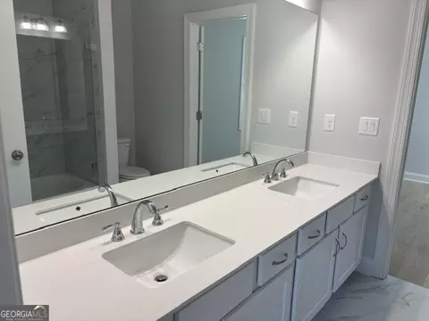 Bath - 1221 Bartlett Trce, Suwanee, GA 30024 photo 6 of 8