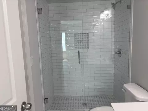 Bath - 1221 Bartlett Trce, Suwanee, GA 30024 photo 5 of 8