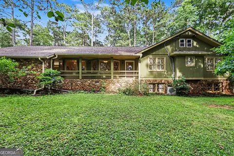 675 Ridge Ave, Stone Mountain, GA 30083