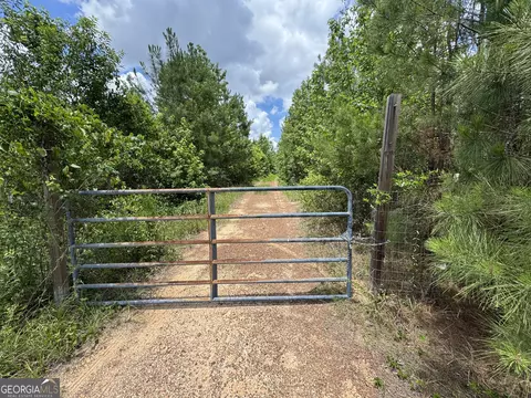 6295 Findley Pl, Metter, GA 30439