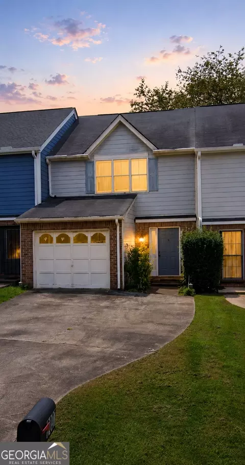 8007 Woodlake Dr, Riverdale, GA 30274