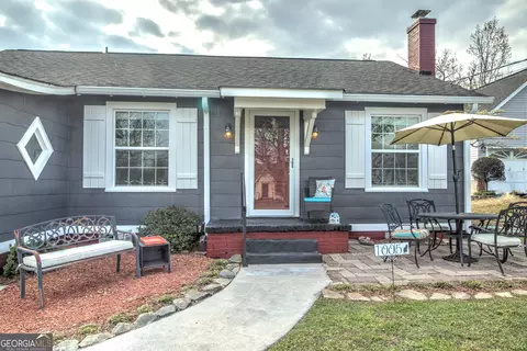 1005 S Crest Rd, Rossville, GA 30741