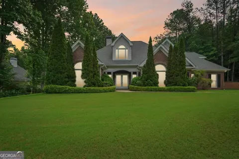 60 Carriage Park Ct, Oxford, GA 30054