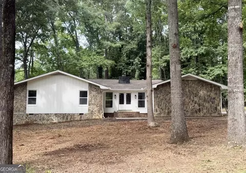 110 Canterbury Ln, Fayetteville, GA 30215