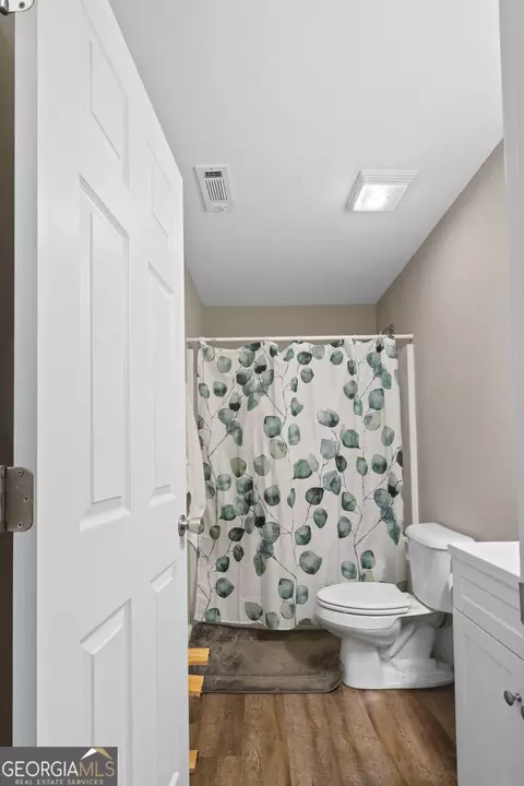 Bath - 485 Candlestick Dr, Hull, GA 30646 photo 2 of 3