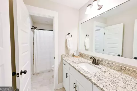 Bath - 1515 Gratis Rd, Monroe, GA 30656 photo 4 of 6