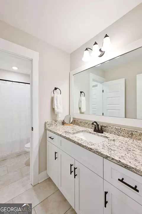 Bath - 1515 Gratis Rd, Monroe, GA 30656 photo 5 of 6