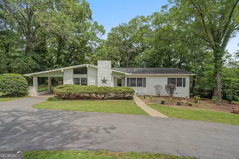 6 Virginia Cir, Cedartown, GA 30125