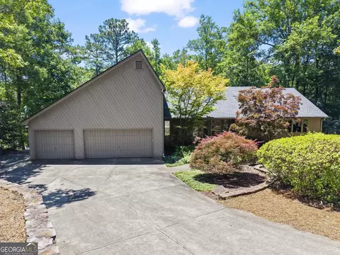 4309 Highland Vw NE, Roswell, GA 30075