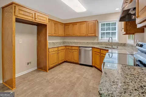 175 River North Ct, Covington, GA 30016 photo 9