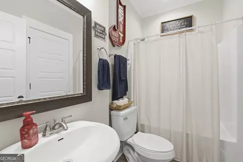 Bath - 221 Diamond Pl, Gray, GA 31032 photo 1 of 9
