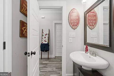 Entry Way - 221 Diamond Pl, Gray, GA 31032 photo 8 of 10