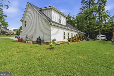 Exterior - 221 Diamond Pl, Gray, GA 31032 photo 9 of 12