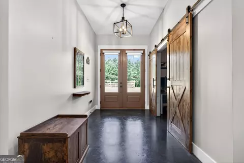 Entry Way - 289 Maple Dr, Williamson, GA 30292 photo 8 of 8