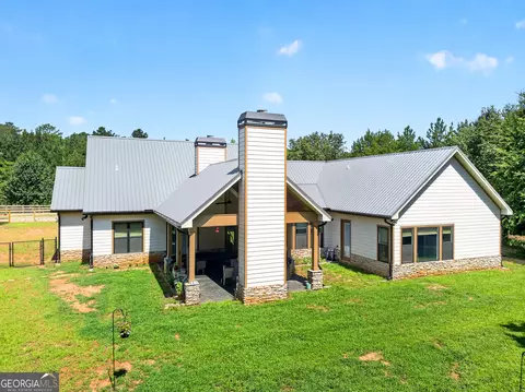 Exterior - 289 Maple Dr, Williamson, GA 30292 photo 5 of 22