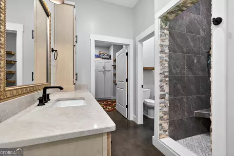 Bath - 289 Maple Dr, Williamson, GA 30292 photo 3 of 5