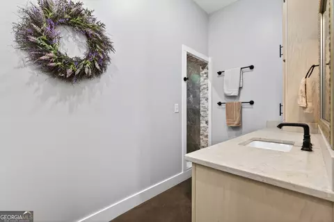 Bath - 289 Maple Dr, Williamson, GA 30292 photo 2 of 5