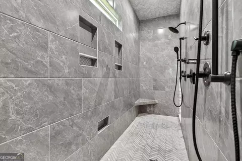 Bath - 289 Maple Dr, Williamson, GA 30292 photo 1 of 5