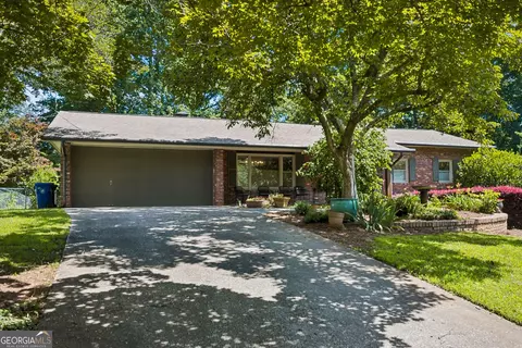 2478 Williamswood Ct, Decatur, GA 30033