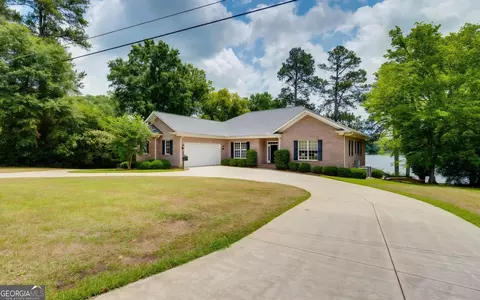 115 Lakeshore Ct NE, Milledgeville, GA 31061