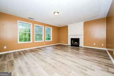Living - 3807 Button Gate Ct, Lithonia, GA 30038 photo 2 of 4