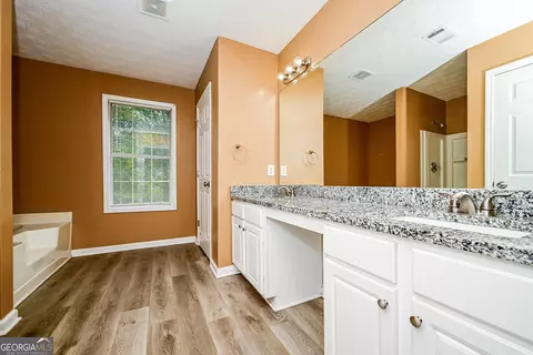 Bath - 3807 Button Gate Ct, Lithonia, GA 30038 photo 1 of 2