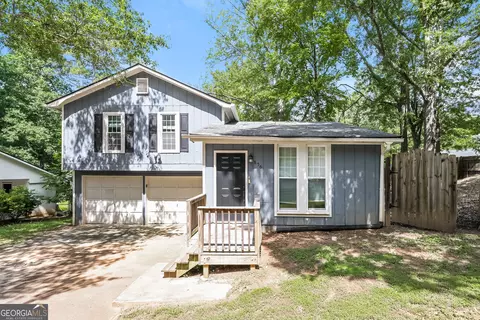 856 Betty Ln, Stone Mountain, GA 30083
