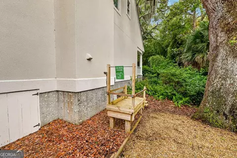 Exterior - 31 Tanglewood Rd, St. Simons, GA 31522 photo 11 of 25