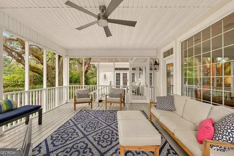 Exterior - 31 Tanglewood Rd, St. Simons, GA 31522 photo 5 of 25