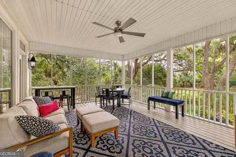 Exterior - 31 Tanglewood Rd, St. Simons, GA 31522 photo 4 of 25