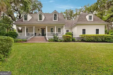 Exterior - 31 Tanglewood Rd, St. Simons, GA 31522 photo 2 of 25