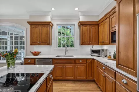 Kitchen - 31 Tanglewood Rd, St. Simons, GA 31522 photo 2 of 4