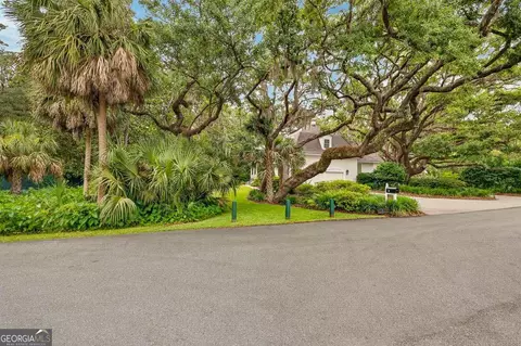 Exterior - 31 Tanglewood Rd, St. Simons, GA 31522 photo 22 of 25
