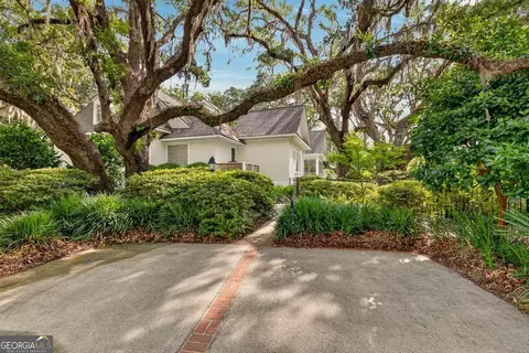 Exterior - 31 Tanglewood Rd, St. Simons, GA 31522 photo 21 of 25