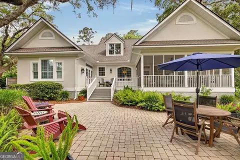 Exterior - 31 Tanglewood Rd, St. Simons, GA 31522 photo 9 of 25