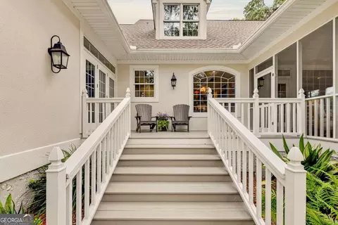 Exterior - 31 Tanglewood Rd, St. Simons, GA 31522 photo 6 of 25