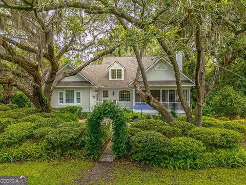 Exterior - 31 Tanglewood Rd, St. Simons, GA 31522 photo 15 of 25