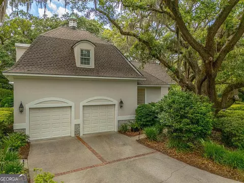 Exterior - 31 Tanglewood Rd, St. Simons, GA 31522 photo 20 of 25