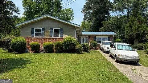 114 Hickory Dr SW, Milledgeville, GA 31061