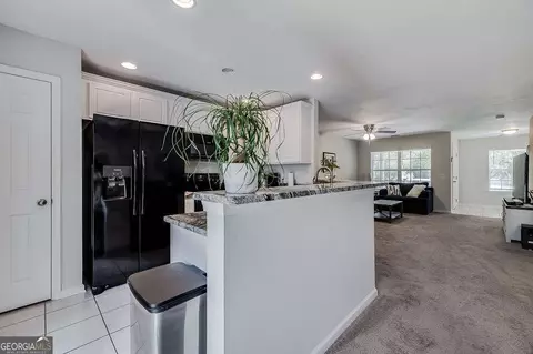 Kitchen - 321 Hitching Post Ln, Pooler, GA 31322 photo 4 of 5