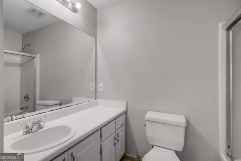 Bath - 1509 N Hampton Ct, Hampton, GA 30228 photo 1 of 2