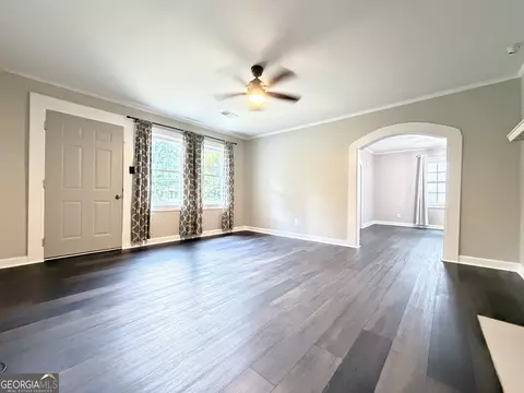 Living - 213 N Lee St, Lagrange, GA 30240 photo 2 of 6
