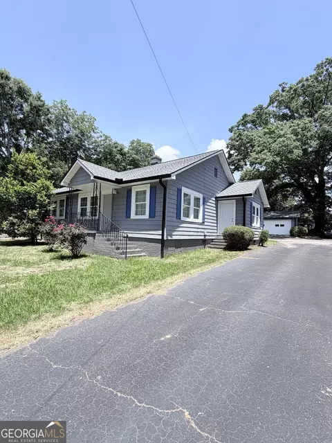Exterior - 213 N Lee St, Lagrange, GA 30240 photo 2 of 3