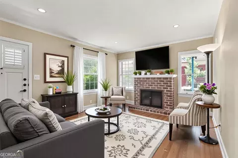 Living - 243 Berkeley Trce, Braselton, GA 30517 photo 5 of 6