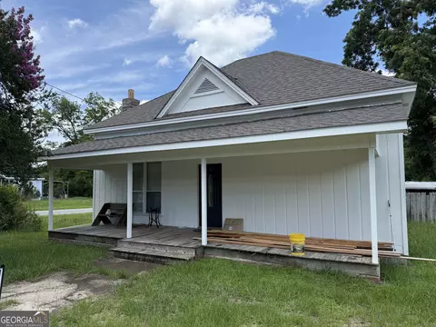 96 Simmons St, Metter, GA 30439