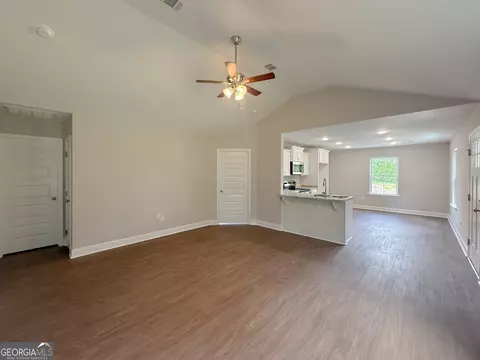 Living - 3923 Mosley Rd, Claxton, GA 30417 photo 1 of 4