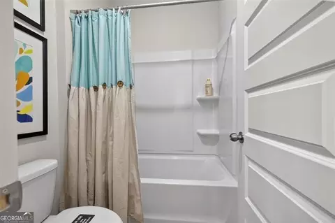 Bath - 201 Roy Dr, Calhoun, GA 30701 photo 1 of 1