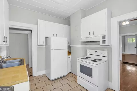 Kitchen - 1926 Howard Ave, Augusta, GA 30904 photo 2 of 3