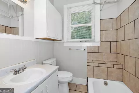 Bath - 1926 Howard Ave, Augusta, GA 30904 photo 2 of 3